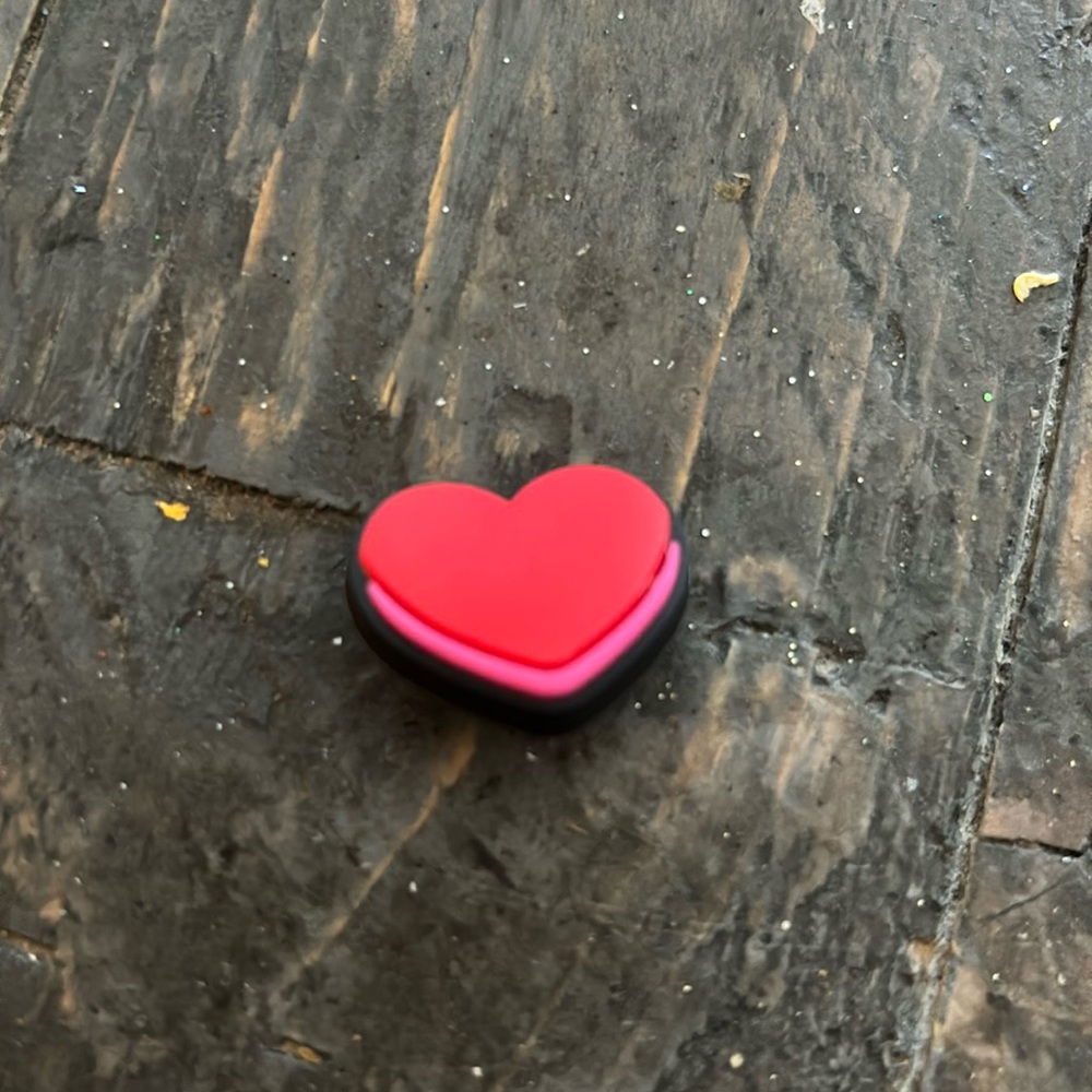 Croc charm red pink heart
